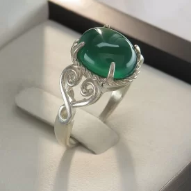 انگشتر زنانه عقیق سبز طرح مانا نقره - کد 91968