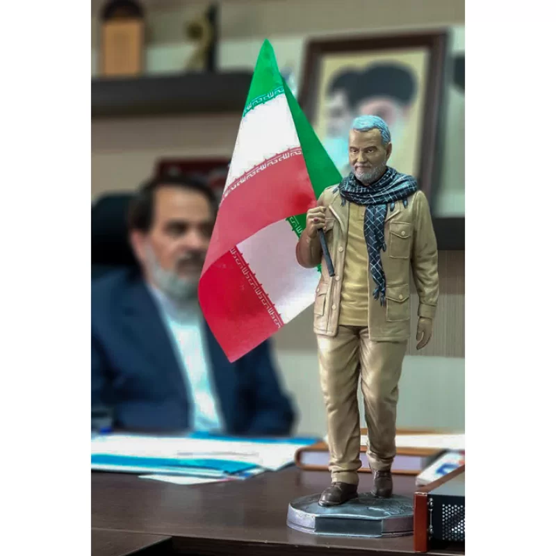 تندیس پلی استر شهید حاج قاسم سلیمانی طرح جان فدا رئال