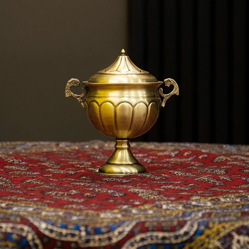 قندان برنجی مدل مامان بزرگ
