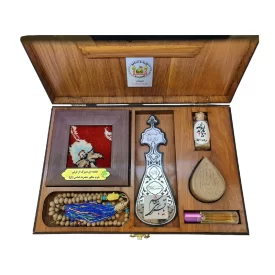 بسته فرهنگی سوغات کربلا ( علمدار کربلا ) 7عنوان سنگ حرم و قاب فرش و عطر و آب سرداب حرم حضرت عباس تسبیح مهر تربت کربلا