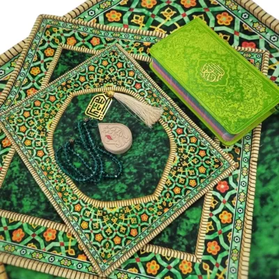 بسته جشن تکلیف پسرانه 3 تکه کیف و سجاده و جانماز رنگ سبز