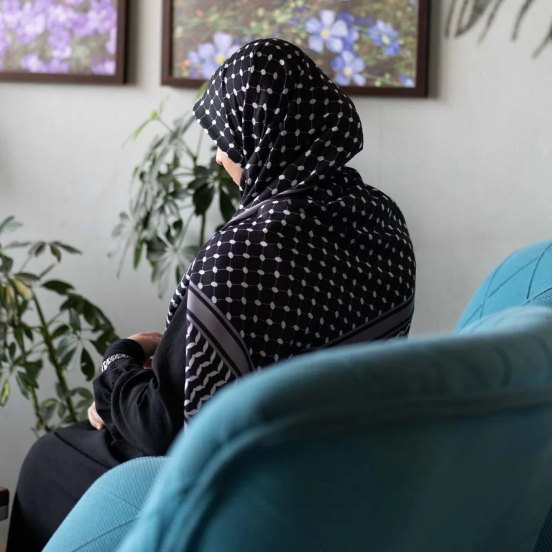 روسری زنانه نخی طرح چفیه