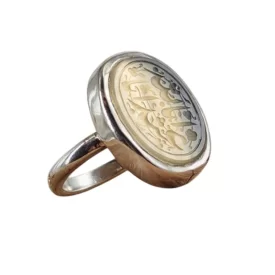 انگشتر نقره مردانه مدل عقیق یمن نباتی به همراه تربت و حرز چاپی‌ امام‌ جواد حکاکی یا اباعبدالله