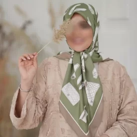 روسری ابریشم ژاکارد طرح شنل کیف
