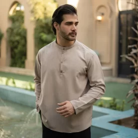 پیراهن یقه یک سانت نصف دکمه کرمی کد 708