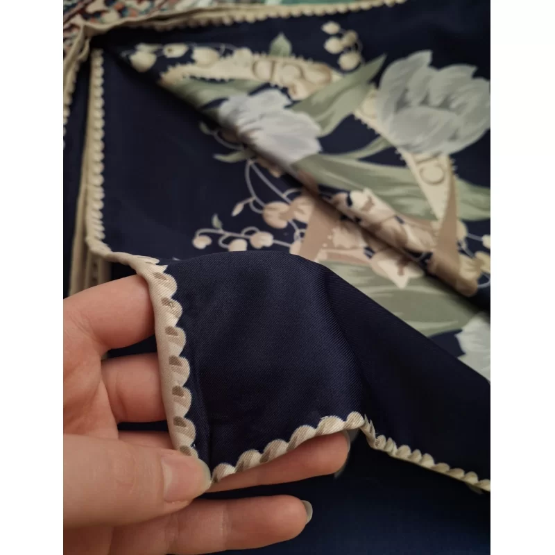 روسری زنانه ابریشم توییل هلیا کد 532