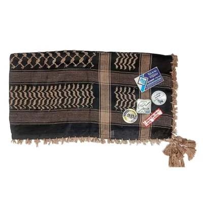 چفیه عربی رنگ کرم زمینه مشکی