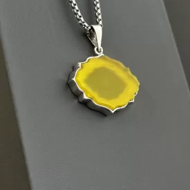 مدال نقره زنانه مدل عقیق زرد شرف الشمس کد 81