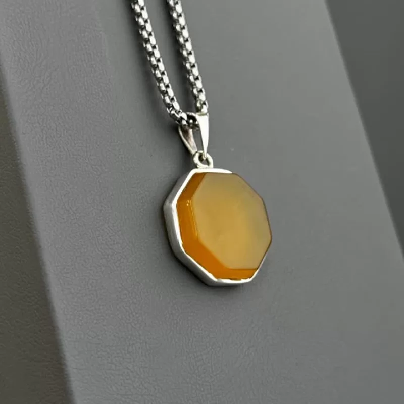 مدال نقره زنانه مدل عقیق زرد شرف الشمس کد 82