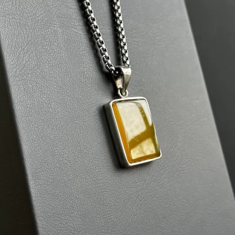 مدال نقره زنانه مدل عقیق زرد شرف الشمس کد 78