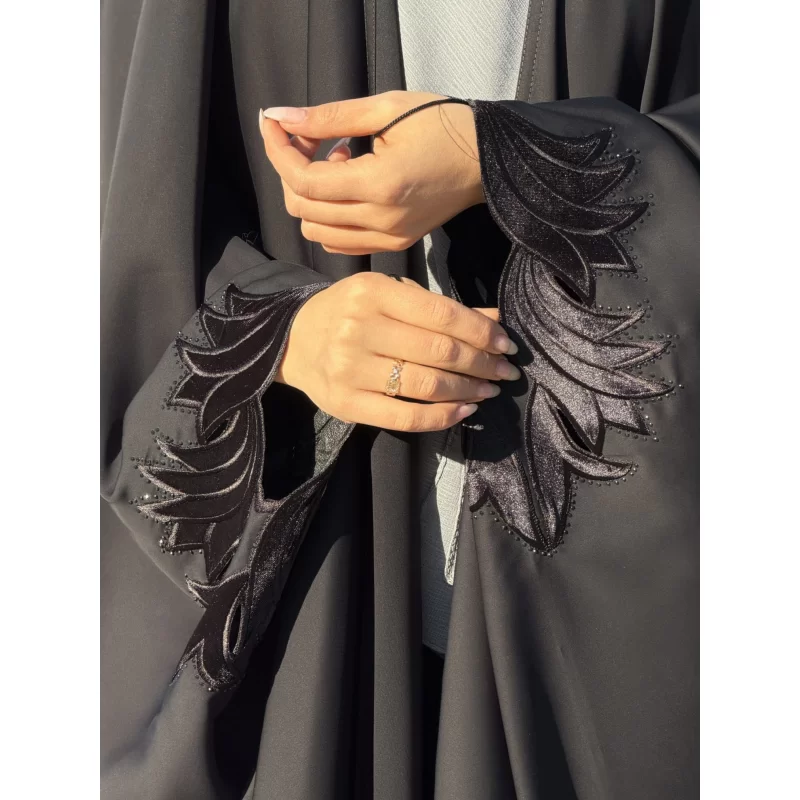 چادر مشکی عربی گلدوزی تریزا کره مدل مخمل پر