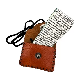 گردن آویز حرز امام جواد (ع) دستنویس روی پست آهو رنگ قهوه ای کد 70022