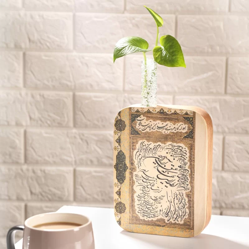 گلدان چوبی دکوراتیو مدل P-122B طرح مشق عشق