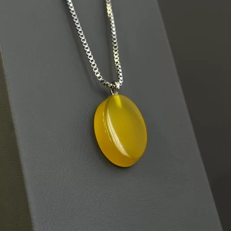 مدال زنجیردار زنانه مدل عقیق زرد شرف الشمس کد 173