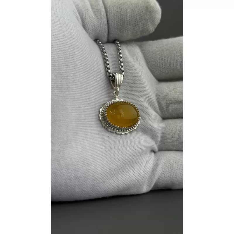 مدال نقره زنانه مدل عقیق زرد شرف الشمس کد 80