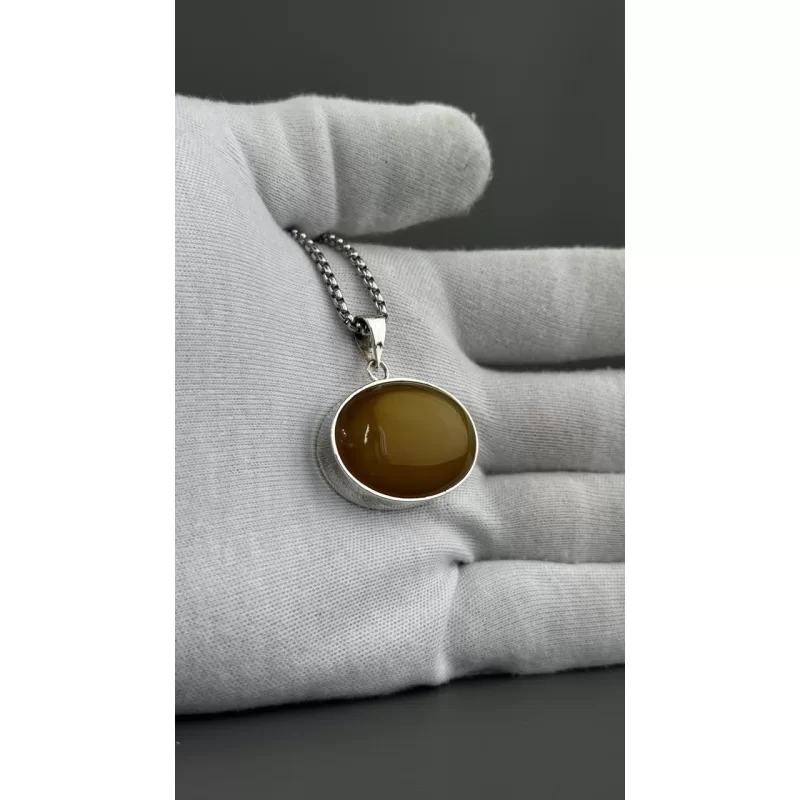 مدال نقره زنانه مدل عقیق زرد شرف الشمس پشت بسته حرز امام جواد کد 86