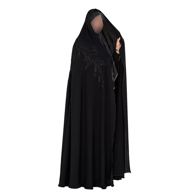 چادر مشکی سنتی ایرانی گلدوزی طرح طاووس قجری کره کد CH322085