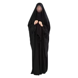 چادر مشکی عربی گلدوزی طرح پروانه مخمل ندا کره کد CH222075