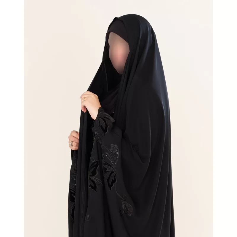چادر مشکی عربی گلدوزی طرح پروانه مخمل ندا کره کد CH222075