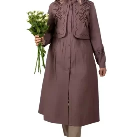 مانتو زنانه الیاف طبیعی گلدوزی رنگ کالباسی مدل سایه