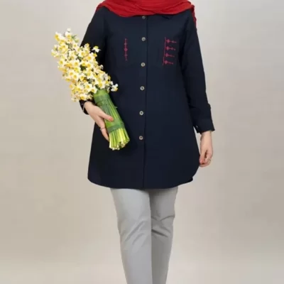 مانتو اسپرت زنانه الیاف طبیعی گلدوزی رنگ سرمه ای مدل پیونی
