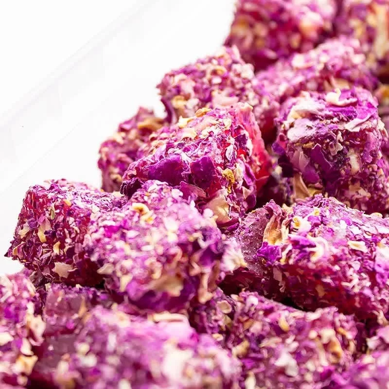 لوکوم گل محمدی مغزدار تاج دشت تبریز - 900 گرم