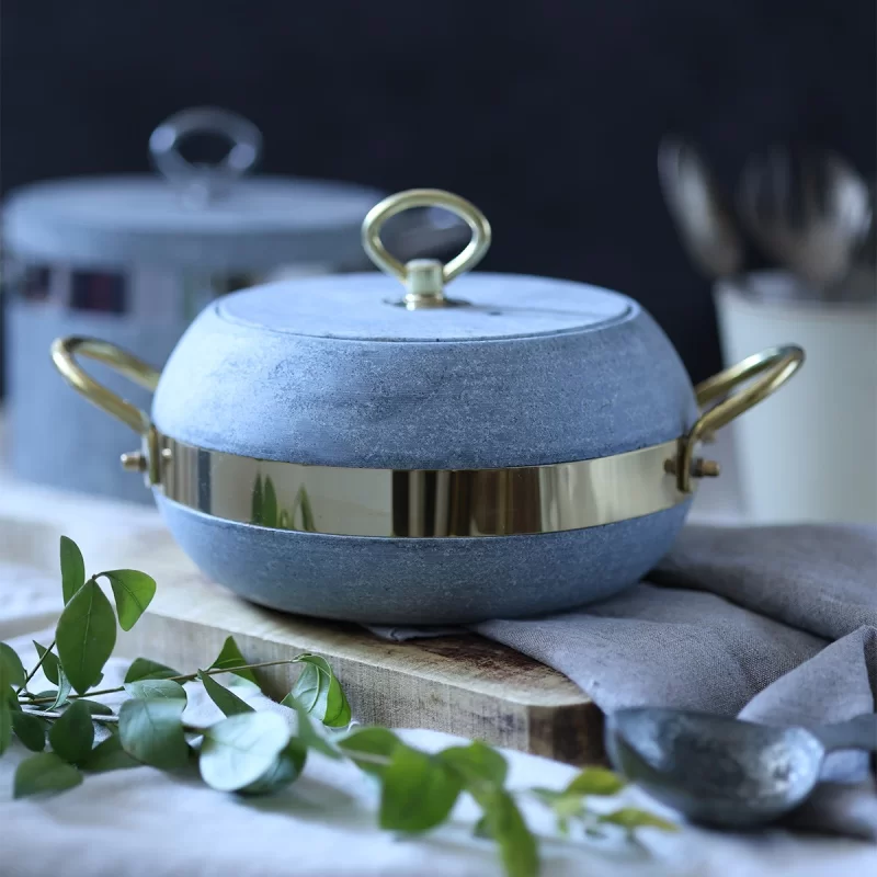دیگ سنگی مدل لنا با دسته استیل طلایی