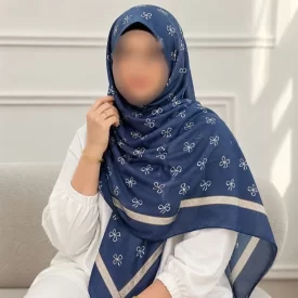 روسری نخی سرمه ای سیااسکارف لمه دار طرح پاپیون