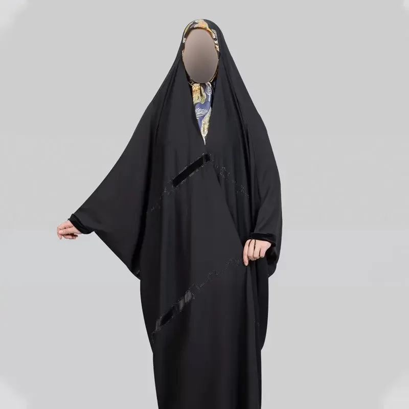 چادر مشکی پارچه میباخ مدل لاینی افقی زنجیری 