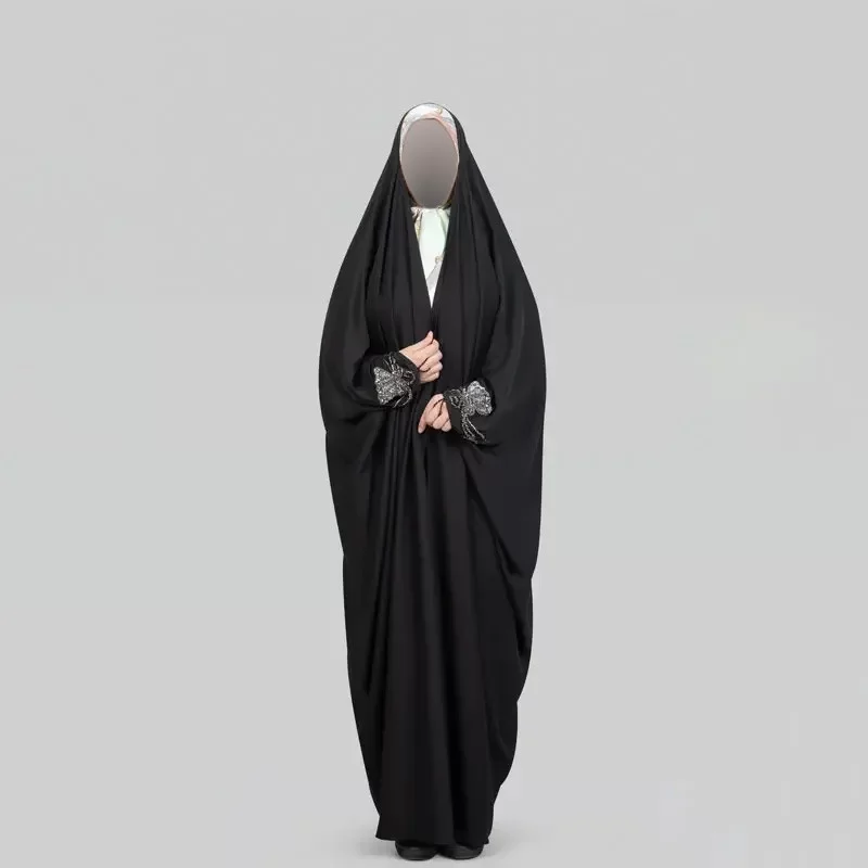 چادر مشکی پارچه نداقطری مدل پروانه نقره‌ ای