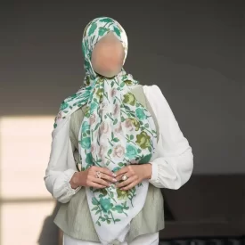 روسری زنانه سفید سبز نخ یونیک طرح باغ گل 