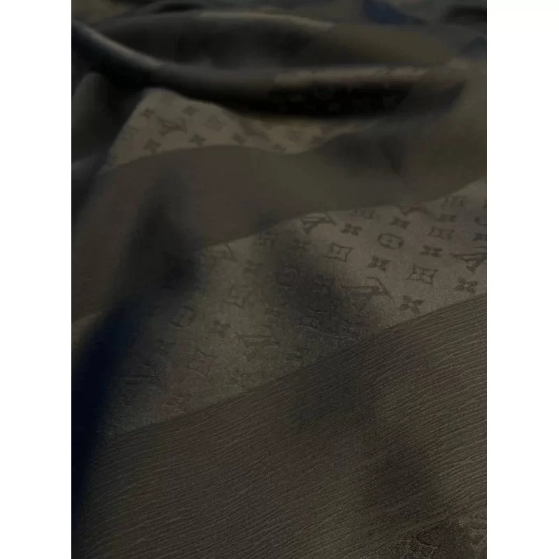 روسری زنانه مشکی ابریشم کرپ طرح ال وی