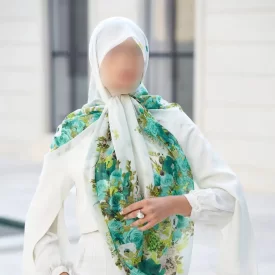 روسری زنانه سفید سبز نخ یونیک طرح گل بهشتی