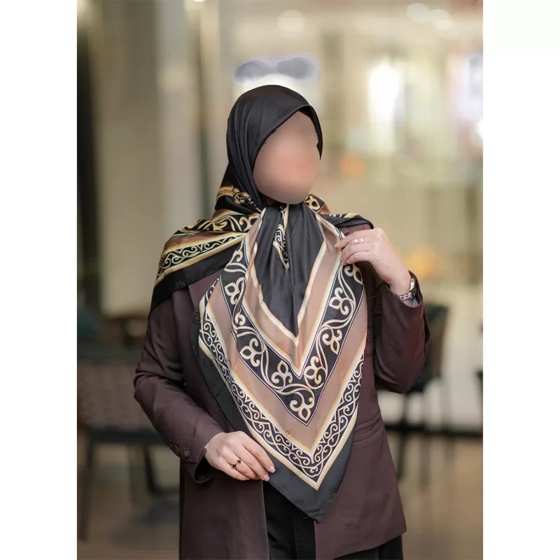 روسری زنانه قهوه ای ابریشم ژاکارد اکر طرح کلاسیک وسط ساده