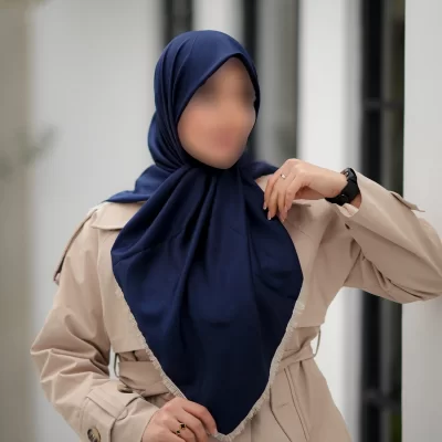 روسری زنانه سرمه ای ابریشم ژاکارد طرح هرمس حاشیه کرم