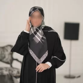 روسری زنانه مشکی سفید ابریشم ژاکارد طرح باربری