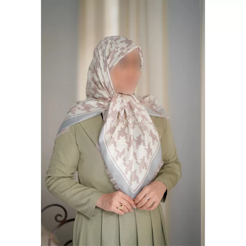 روسری زنانه طوسی صورتی ابریشم طرح پیچازی