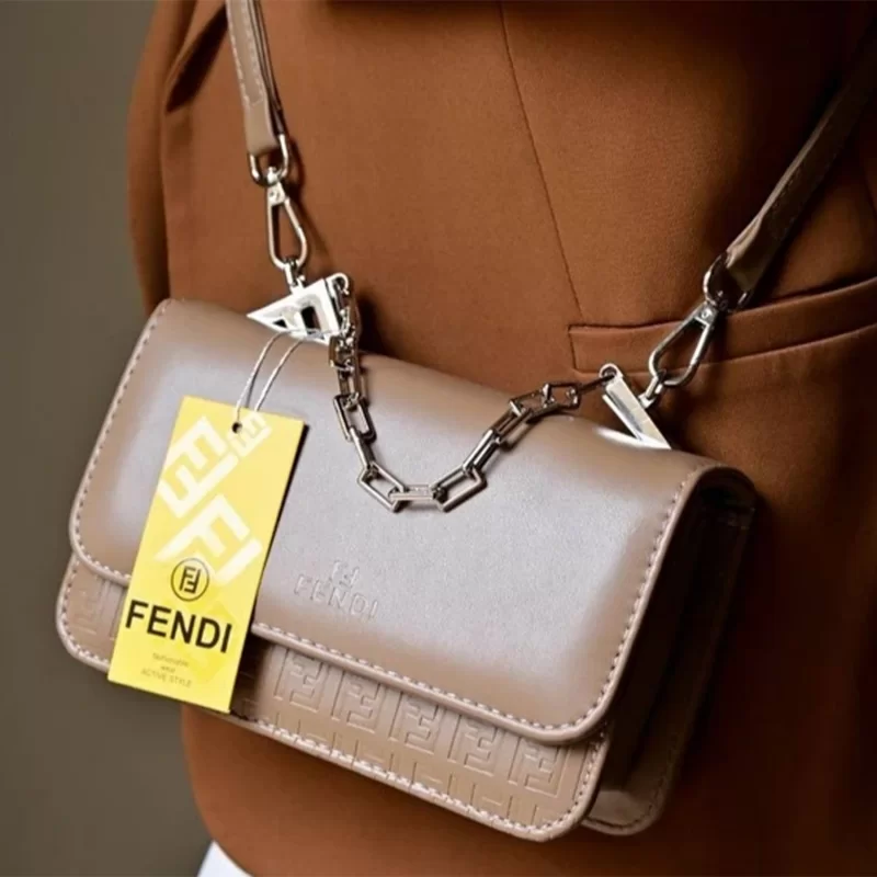 کیف زنانه کوچک موکا طرح فندی