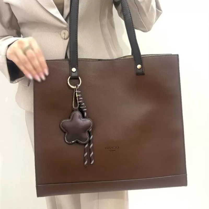 کیف زنانه دوشی بزرگ قهوه ای مدل منگو
