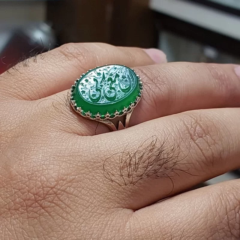 انگشتر عقیق سبز با حکاکی ان معی ربی رکاب الیاژی کد 8116