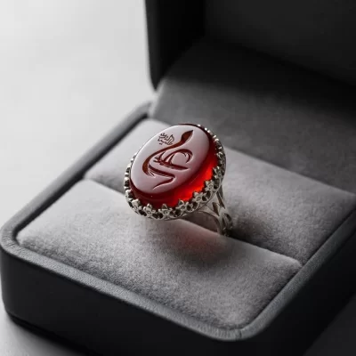 انگشتر آلیاژی باسنگ عقیق قرمز حکاکی علی (ع)  کد 5804