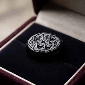 نگین عقیق مشکی حکاکی علی ولی الله  کد 5889