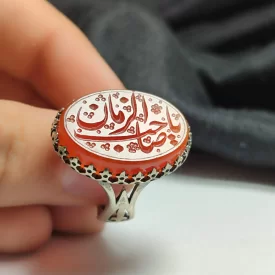 انگشتر نقره با سنگ عقیق سرخ درجه یک و حکاکی یا صاحب الزمان عج – کد 1009
