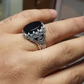 انگشتر عقیق مشکی مردانه پرچم حیدری – متبرک به نام و رکاب علی   کد 2403