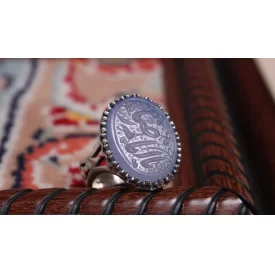 انگشتر نقره عیار 925 با سنگ عقیق کبود درجه یک حکاکی یاامام رضا– کد 1071