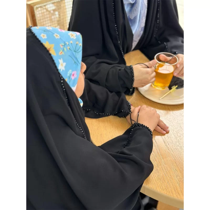 چادر عربی مشکی جواهردوزی کودک طرح مریدا