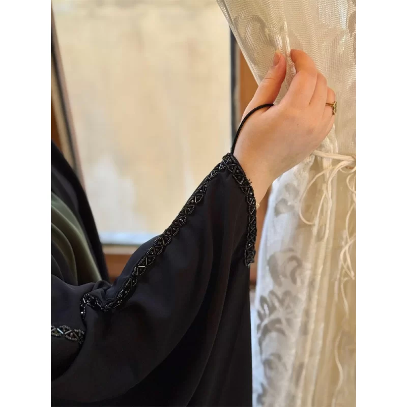 چادر عربی مشکی جواهردوزی طرح حلما