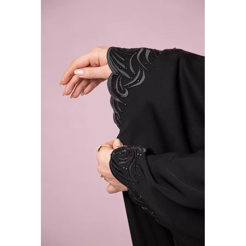 چادر خبرنگاری مشکی گلدوزی ندا طرح شاخه 2