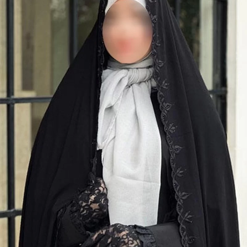 چادر ایرانی مشکی گلدوزی طرح سنتی