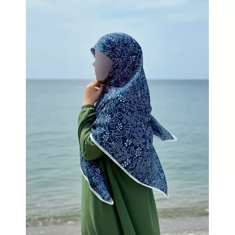 روسری زنانه آبی طرح آذین